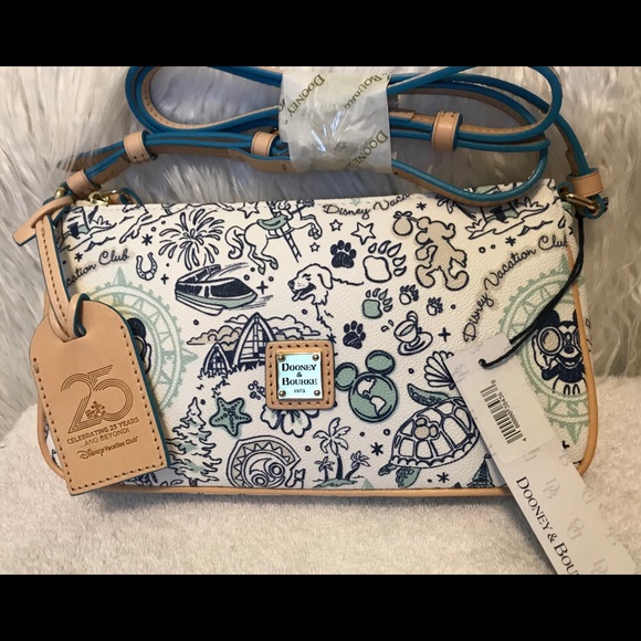 Dooney & Bourke Handbags - Dooney & Bourke Crossbody bag.